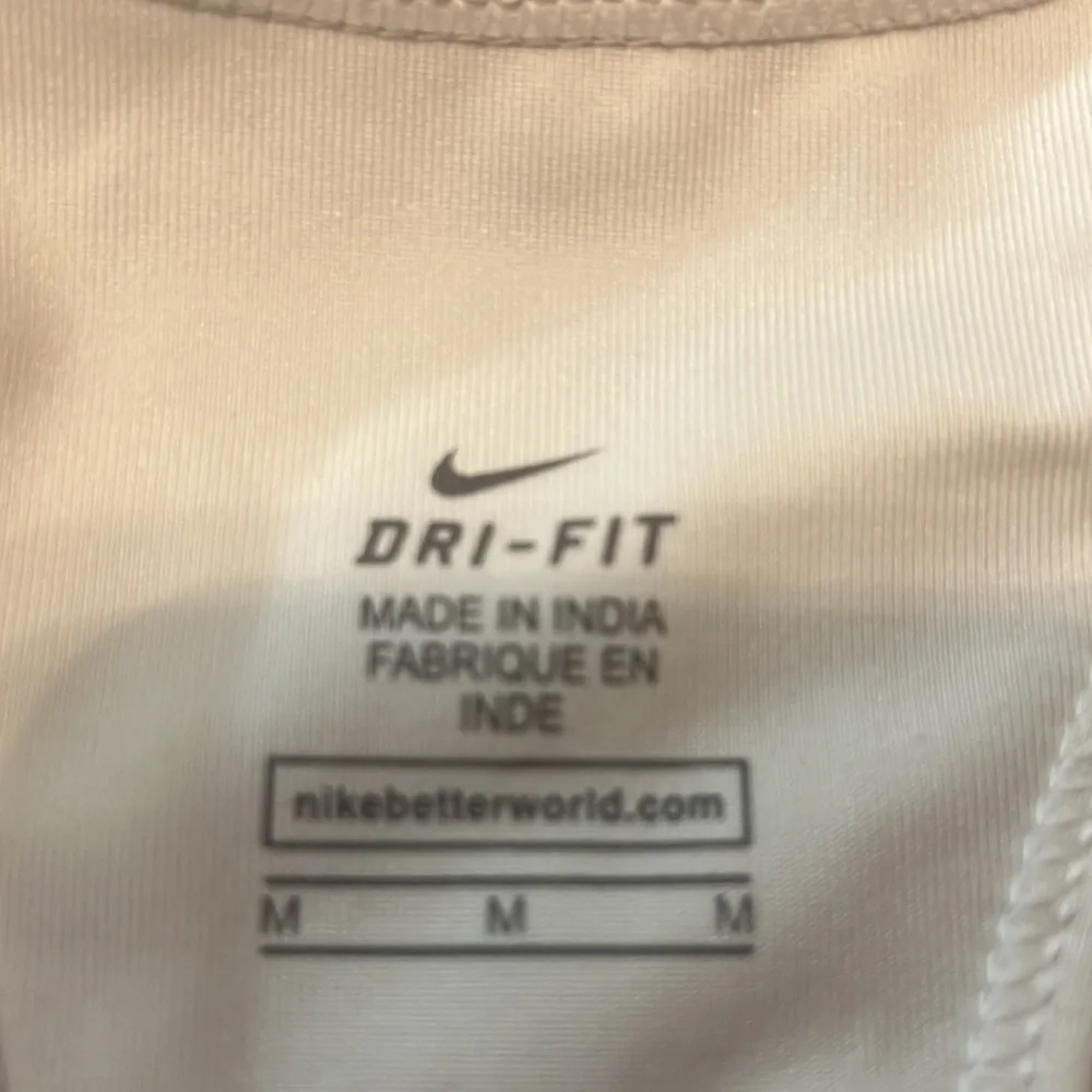 Nike white black halter sports bra athletic wear yoga fitness gym medium classic